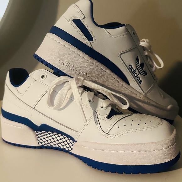 Adidas Royal/White Platform - Picture 4 of 10